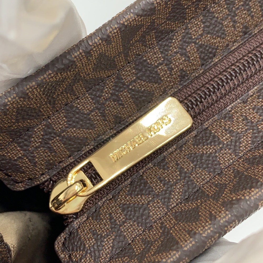 BEST PRICE 🔥Michael Kors Mirella Small Logo Crossbody Bag Brown signatur… - Picture 12 of 14